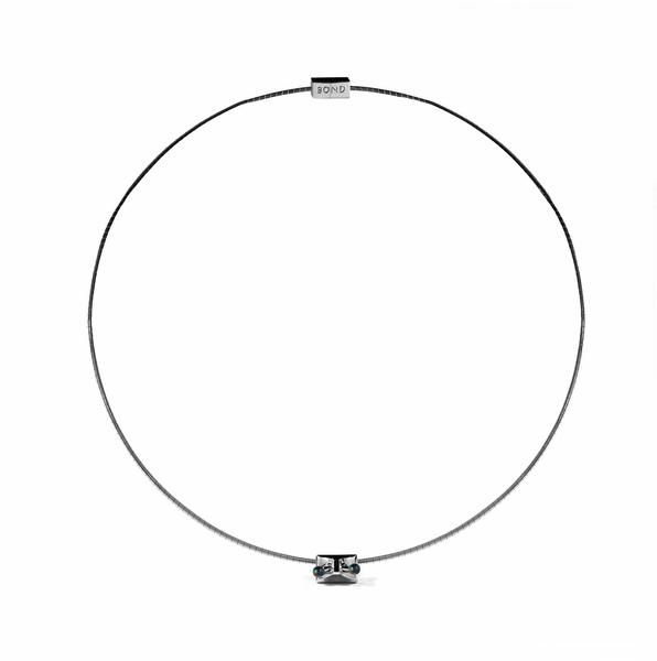 COSTUME BLACK HITCH NECKLACE