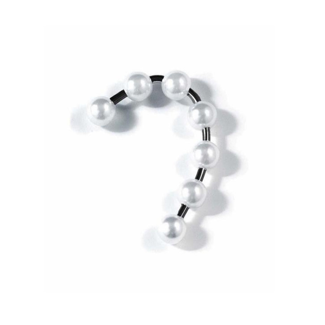 COSTUME PEARL EAR CUFF